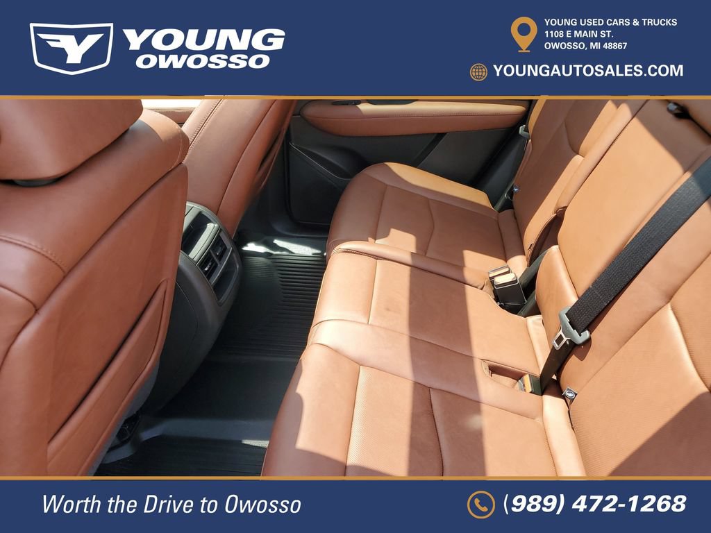 Certified 2025 Cadillac XT5 Premium Luxury w/ LPO, Floor Liner Package AWD/4WD image 28
