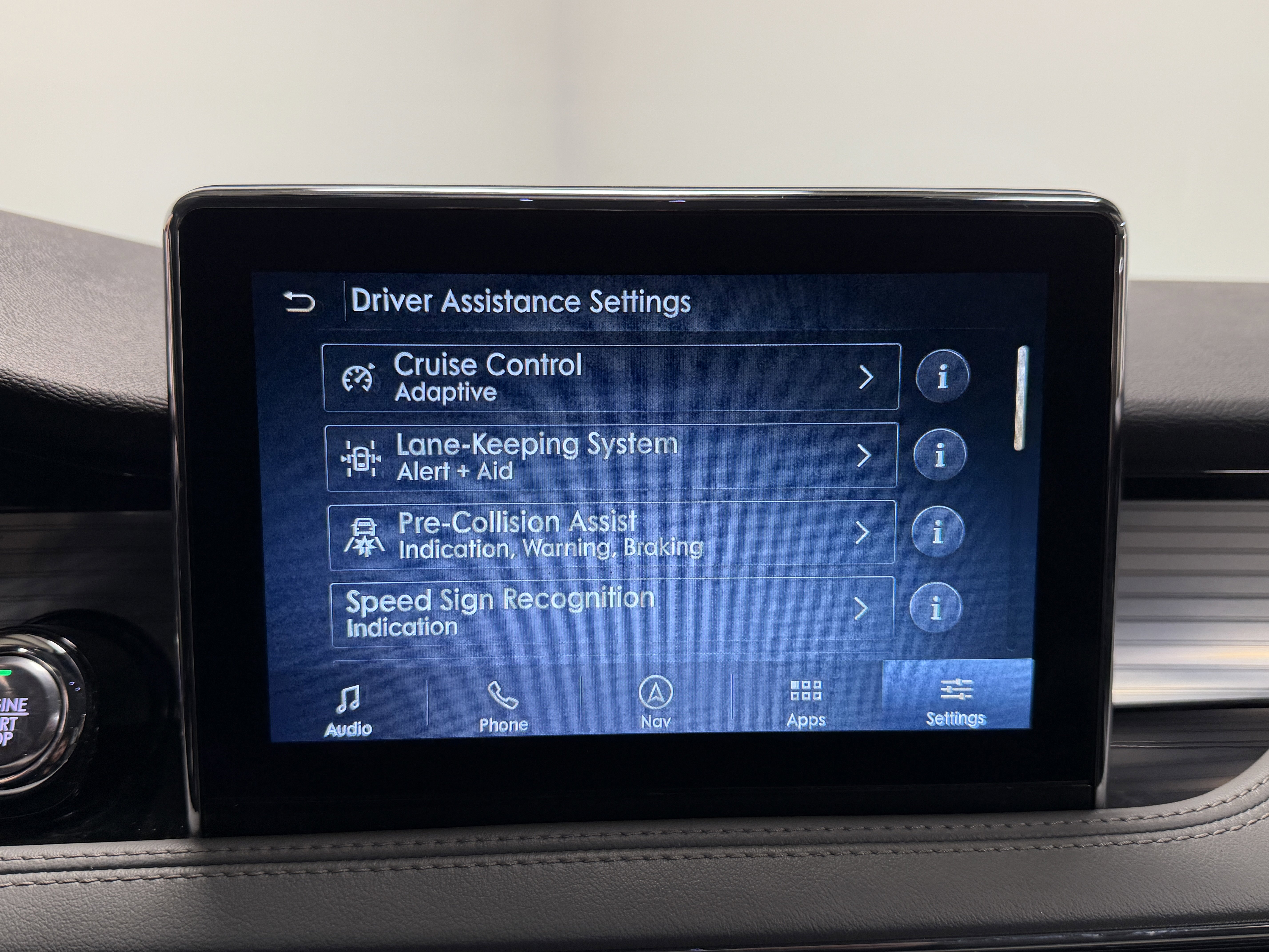 Used 2020 Lincoln Corsair Reserve w/ Equipment Group 201A image 13