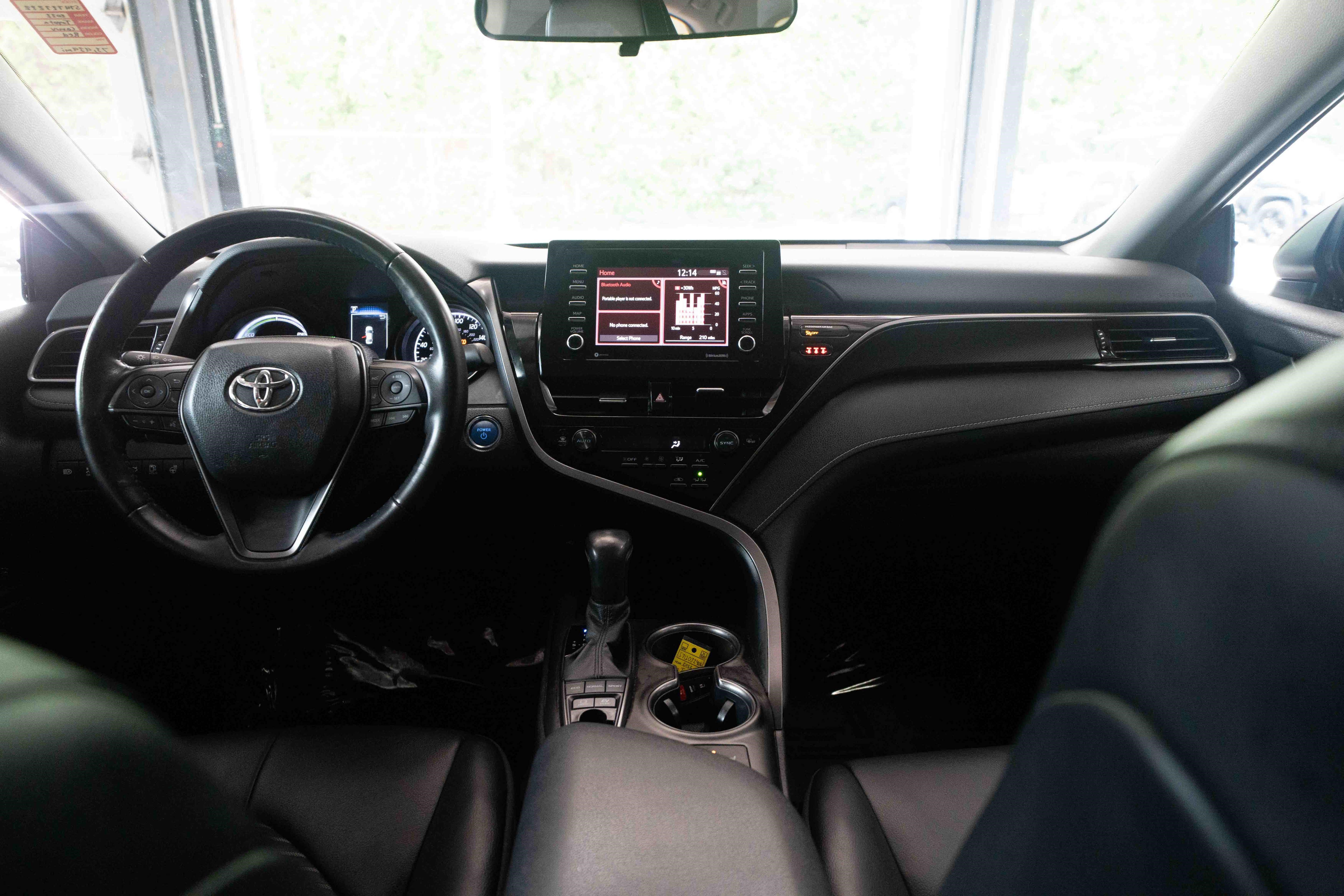 Used 2022 Toyota Camry SE w/ Cold Weather Package FWD image 20