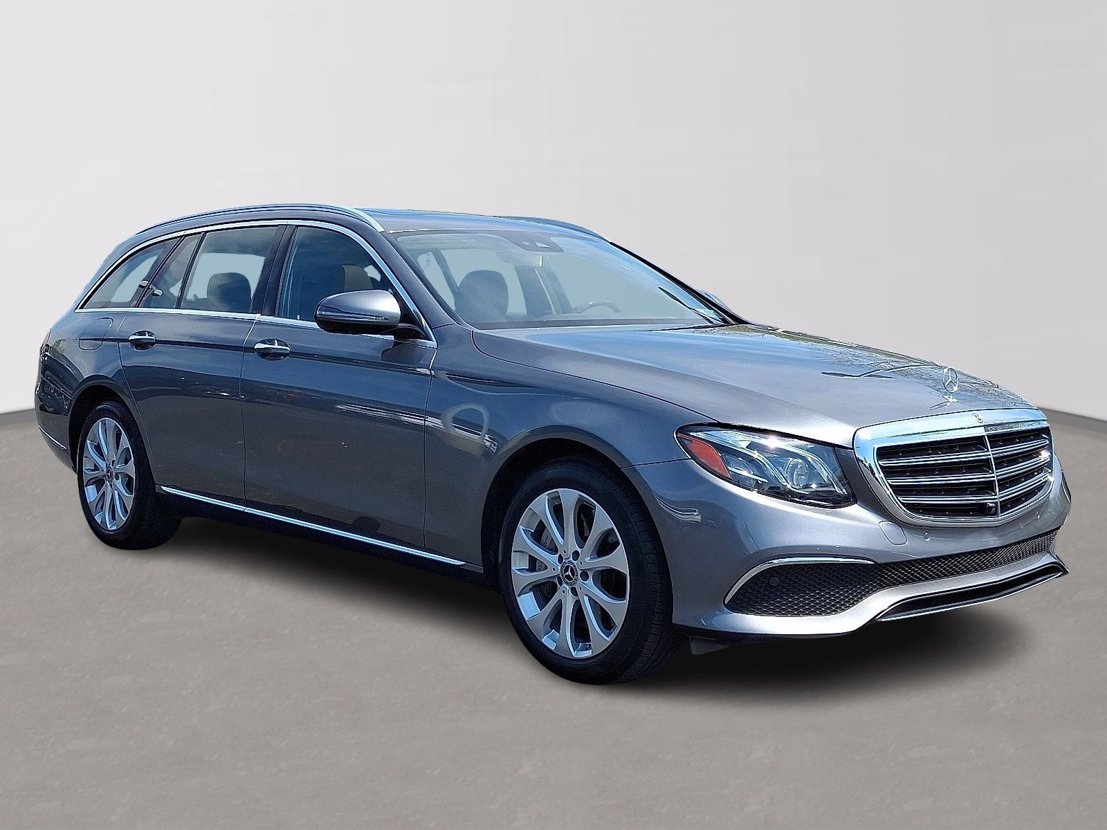 Used 2019 Mercedes-Benz E 450 4MATIC Wagon image 3