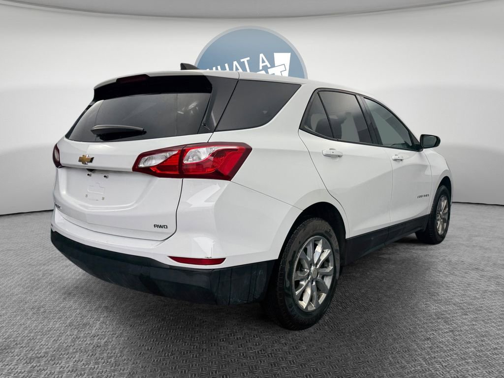Used 2019 Chevrolet Equinox LS w/ LS Convenience Package AWD/4WD image 3