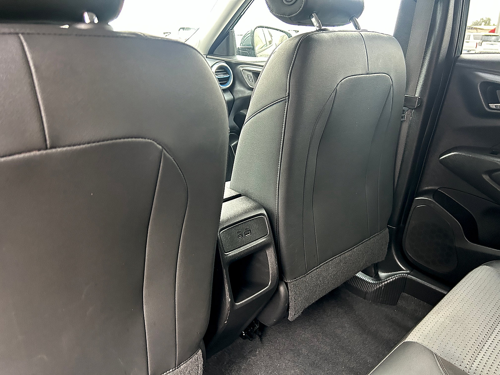 Used 2025 Chevrolet Trax LT FWD image 20