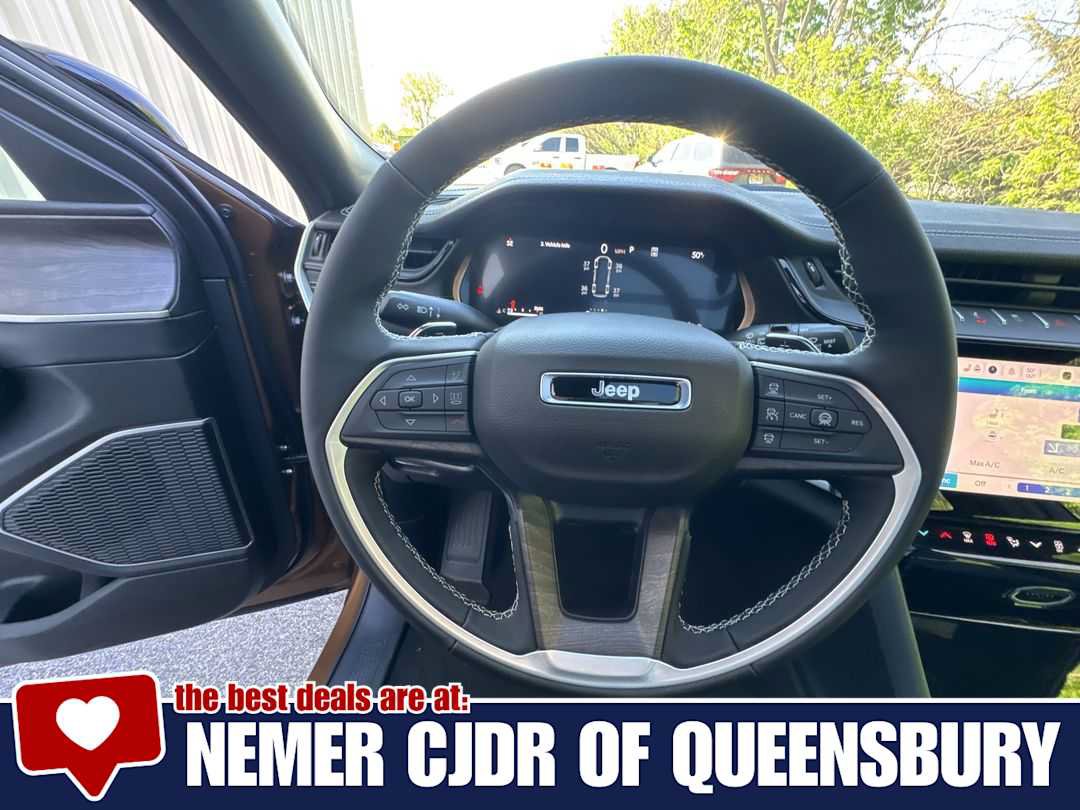 New 2026 Jeep Grand Cherokee L Limited w/ Limited Altitude Package AWD/4WD image 14