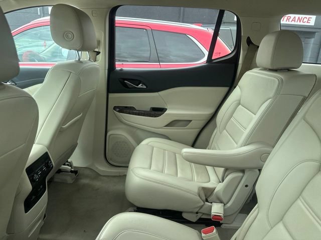 Used 2021 GMC Acadia Denali w/ Denali Technology Package FWD image 12