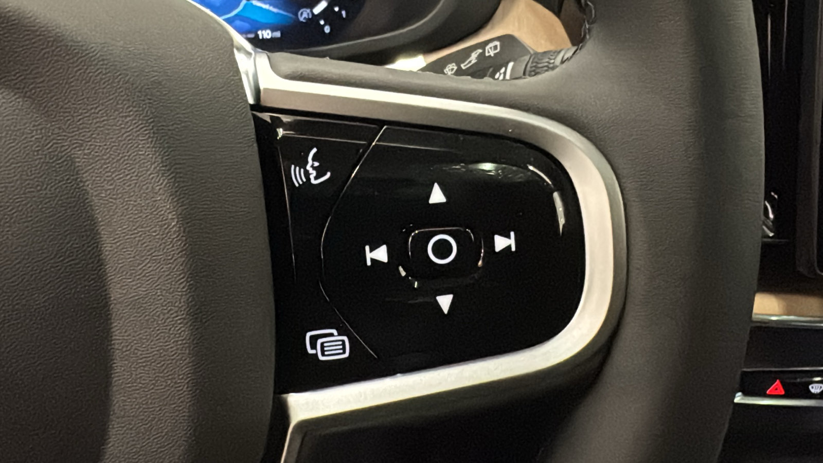 New 2026 Volvo XC60 B5 Plus w/ Climate Package AWD/4WD image 14