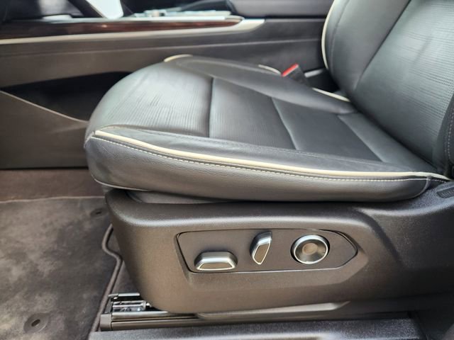 Used 2026 Cadillac Escalade Luxury RWD image 19