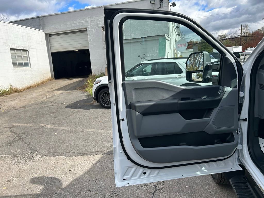 New 2026 Ford F550 4x4 Regular Cab Super Duty image 12