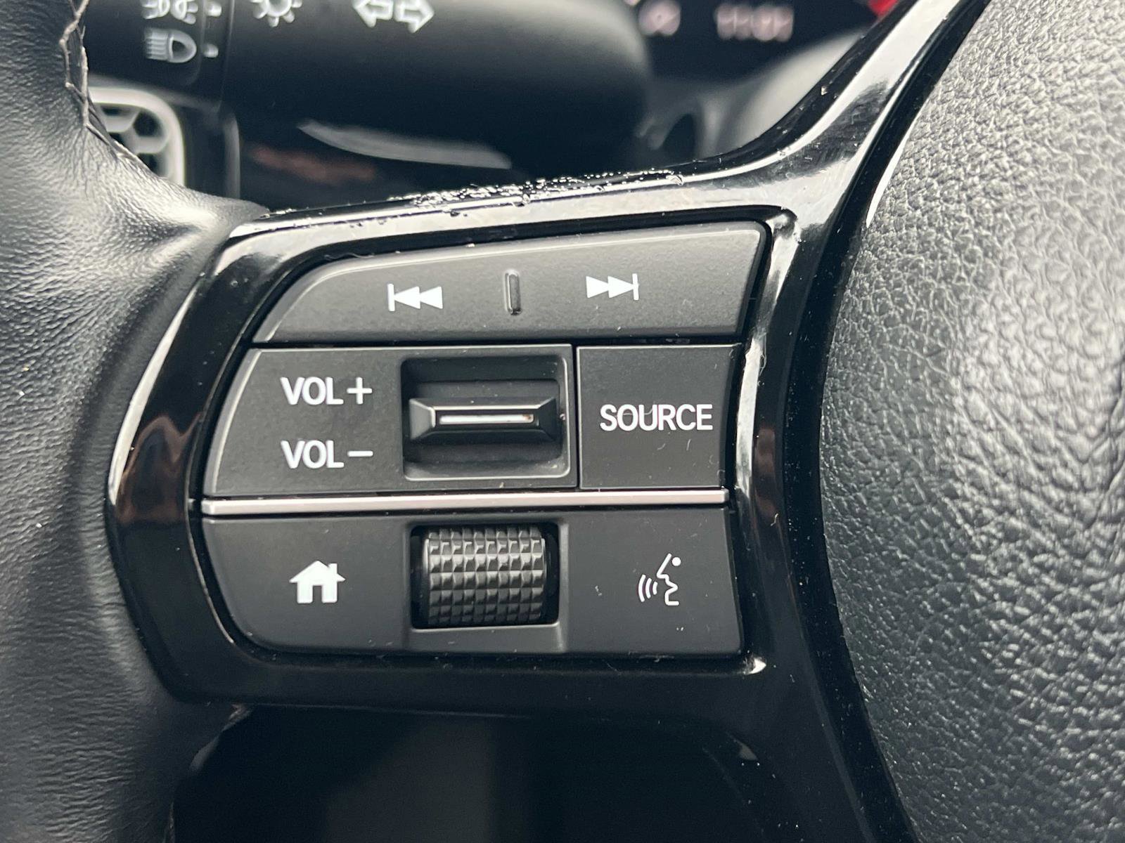 Used 2024 Honda Civic EX-L image 9