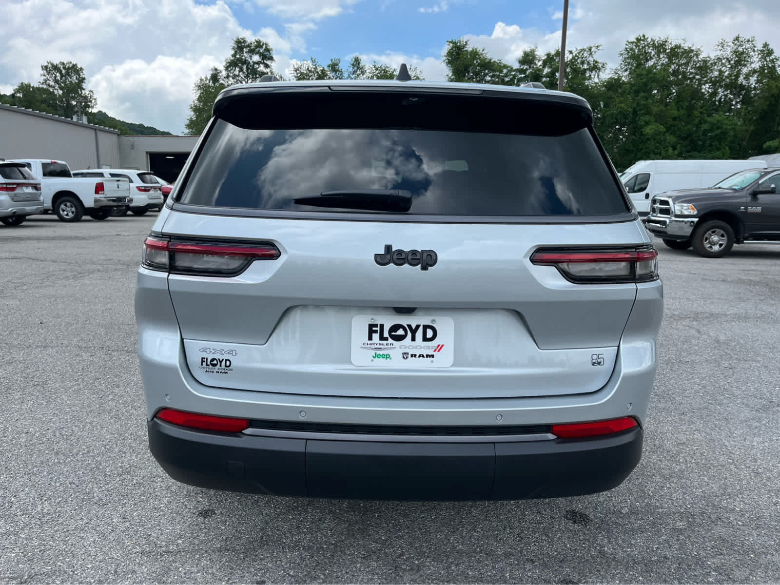 New 2026 Jeep Grand Cherokee L Limited AWD/4WD image 4