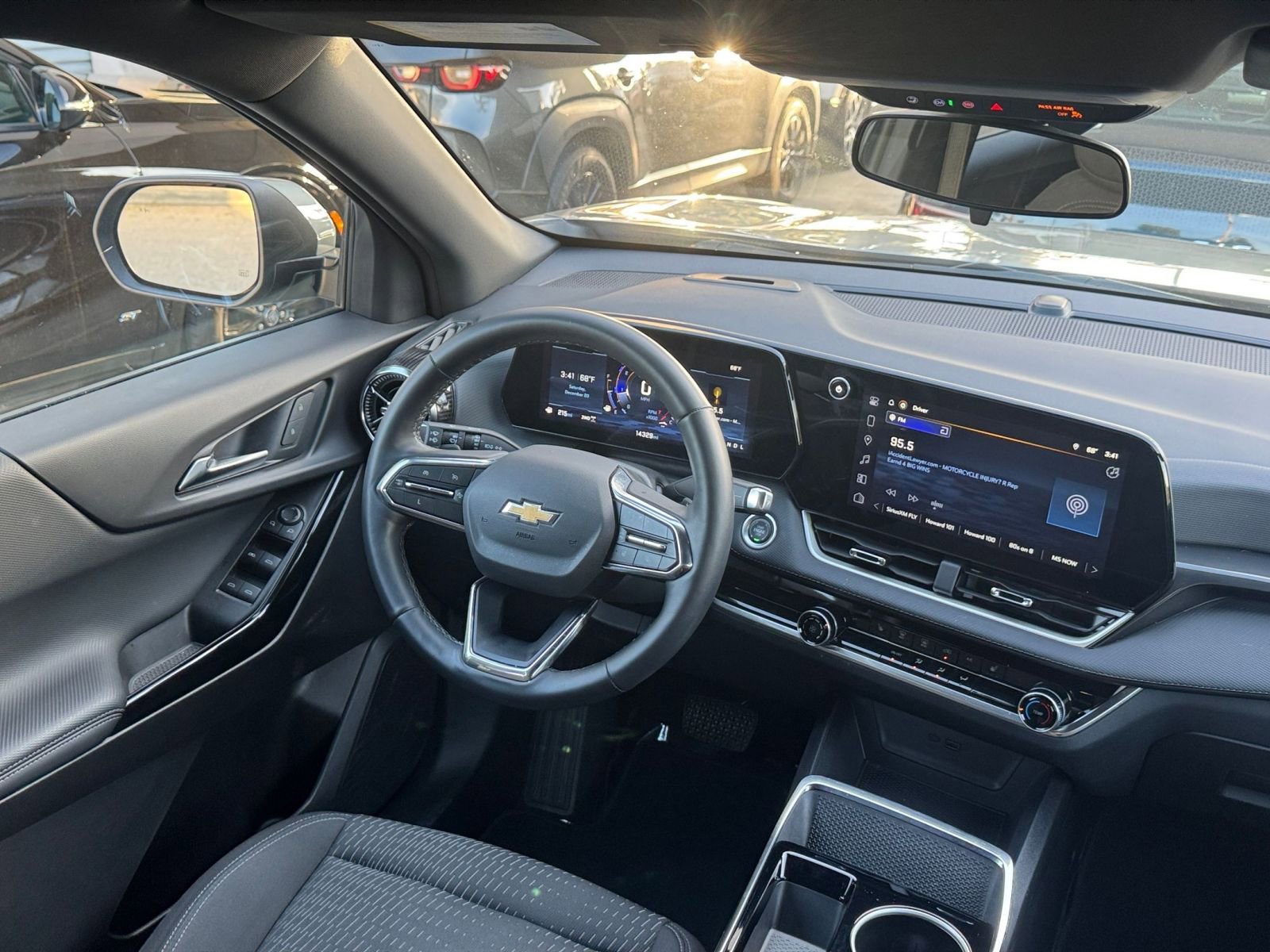 Used 2025 Chevrolet Equinox LT image 33