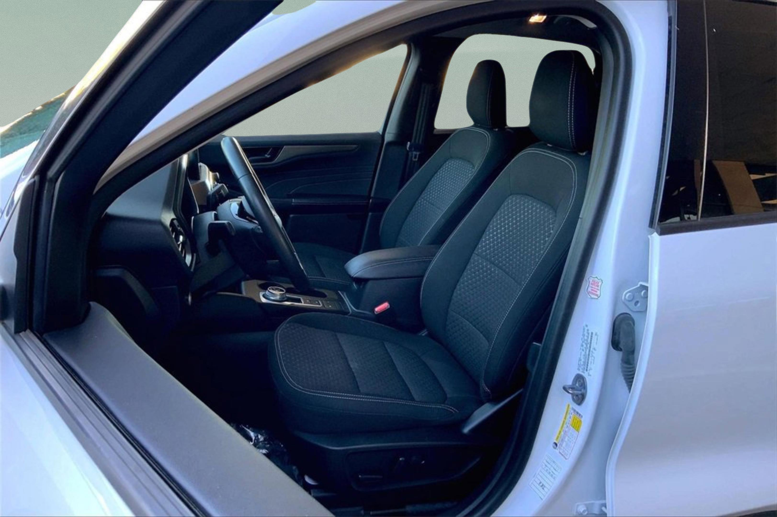 Used 2023 Ford Escape Active image 31