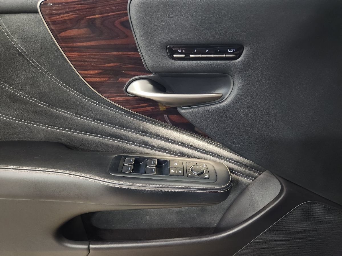 Used 2021 Lexus LS 500 RWD image 42