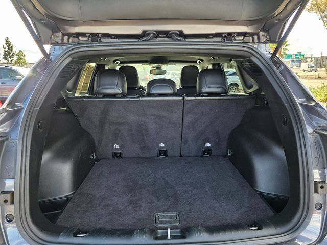 Used 2024 Jeep Compass Latitude image 12