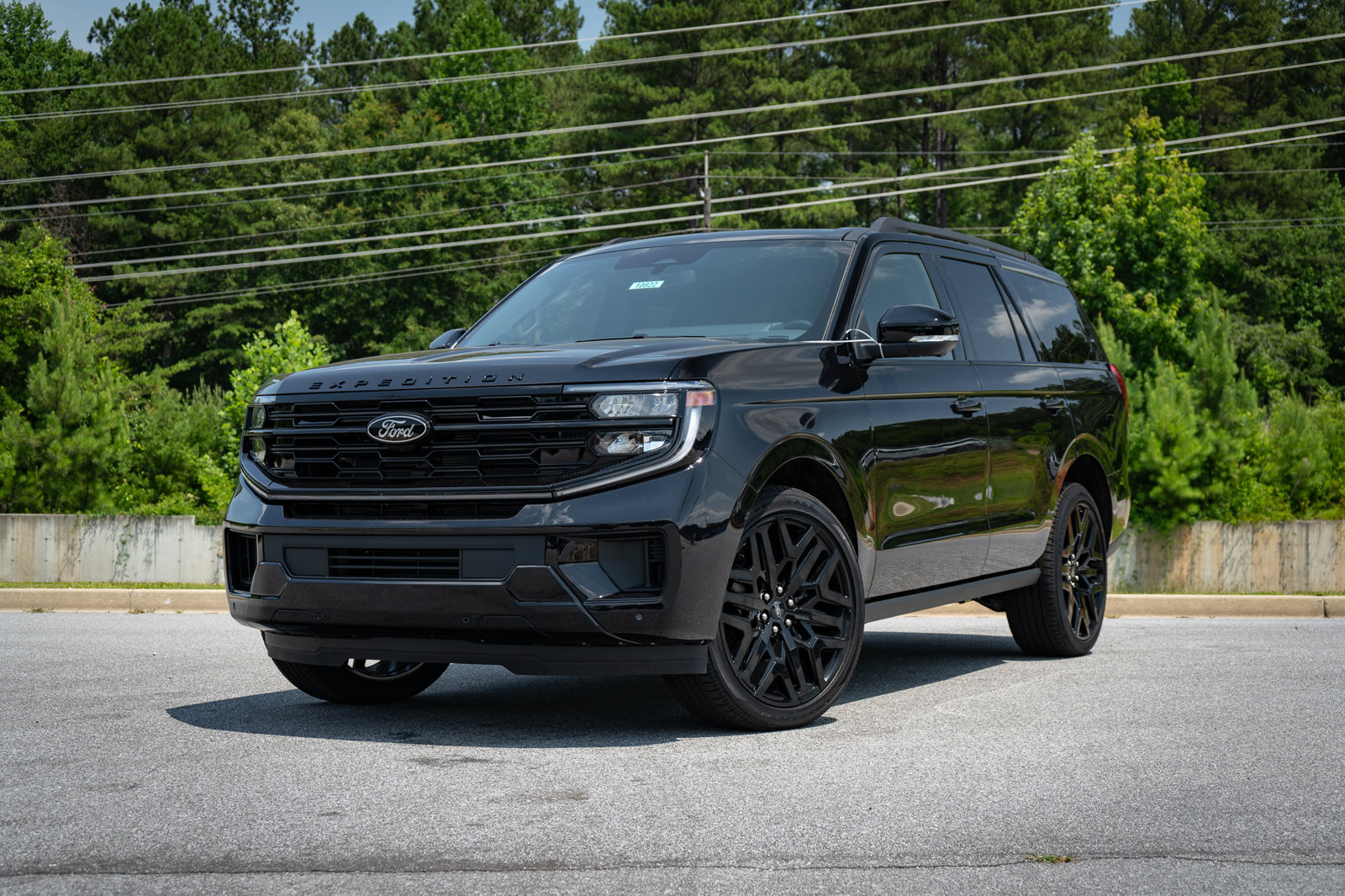 New 2026 Ford Expedition Platinum w/ Stealth Performance Package AWD/4WD image 2