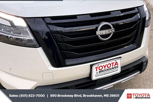 Used 2023 Nissan Pathfinder Platinum w/ Lighting Package (N93) image 22