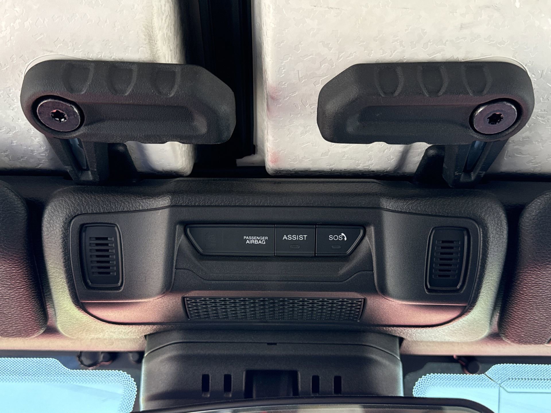 Used 2025 Jeep Wrangler Unlimited Sahara AWD/4WD image 8
