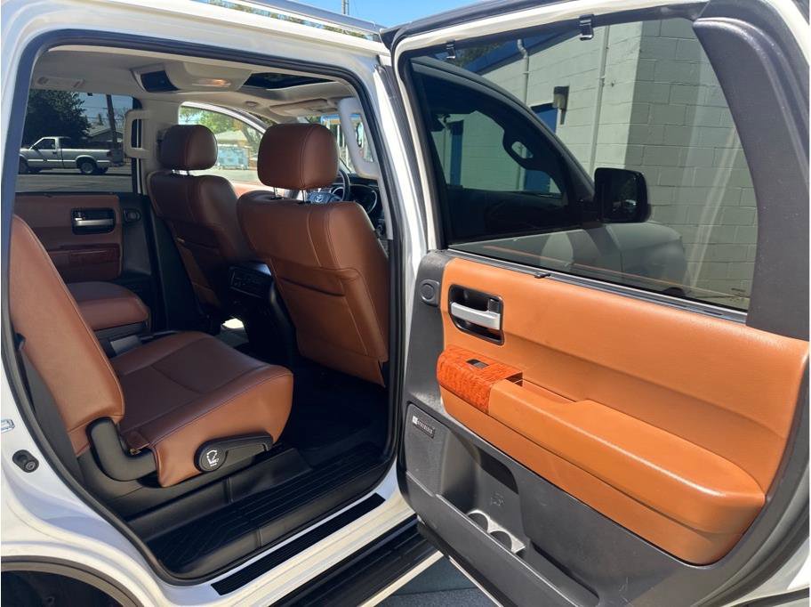 Used 2019 Toyota Sequoia Platinum AWD/4WD image 35