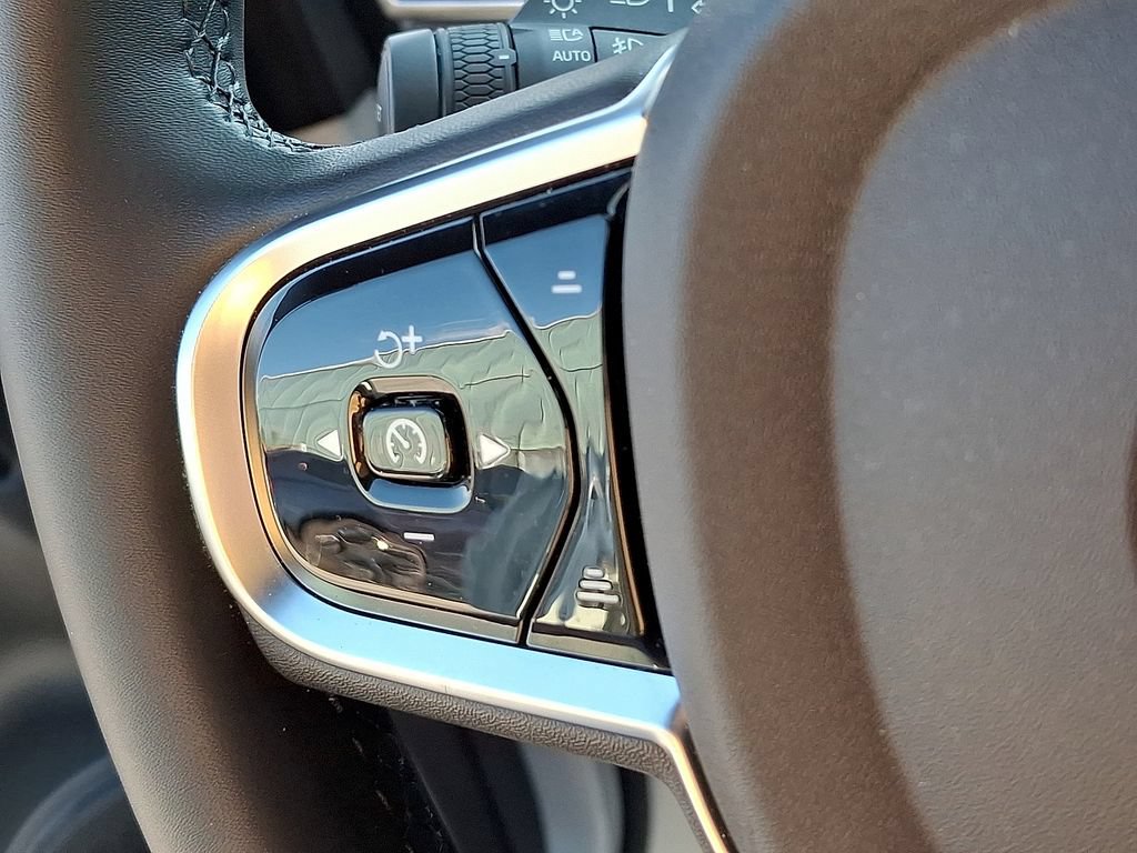Certified 2025 Volvo XC90 T8 Ultra w/ Protection Package Premier AWD/4WD image 23