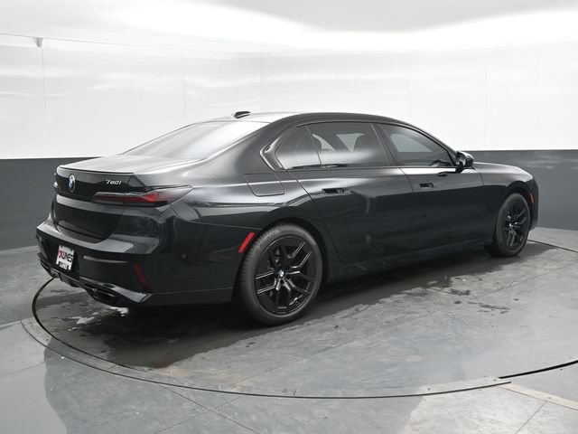 Used 2023 BMW 760i xDrive w/ Executive Package AWD/4WD image 4