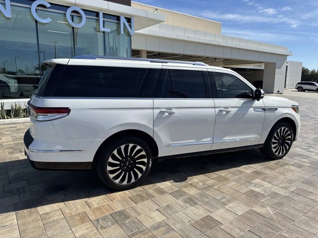 Used 2024 Lincoln Navigator L Black Label image 2