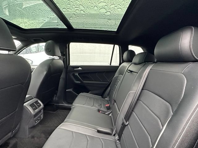 Used 2023 Volkswagen Tiguan SEL R-Line AWD/4WD image 29