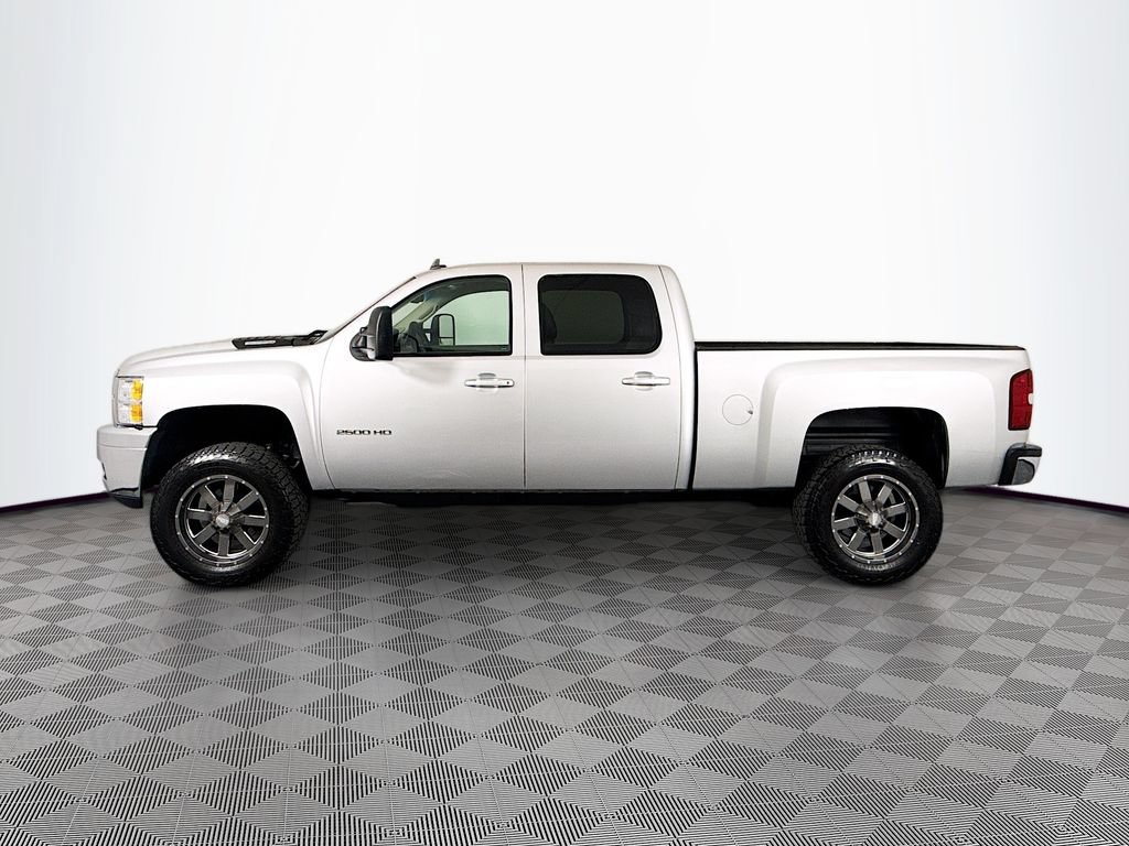 Used 2011 Chevrolet Silverado 2500 LTZ w/ LTZ Plus Package AWD/4WD image 4