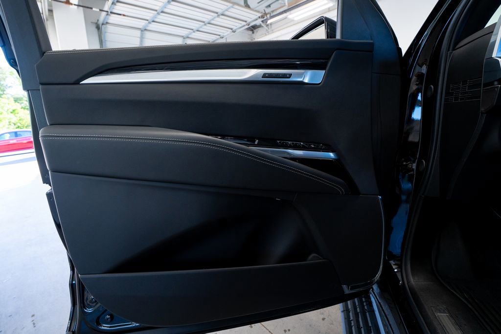 Used 2025 Cadillac Escalade Sport w/ LPO, ONYX Package image 22