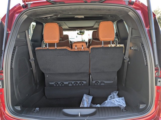 New 2026 Chrysler Pacifica Pinnacle image 13