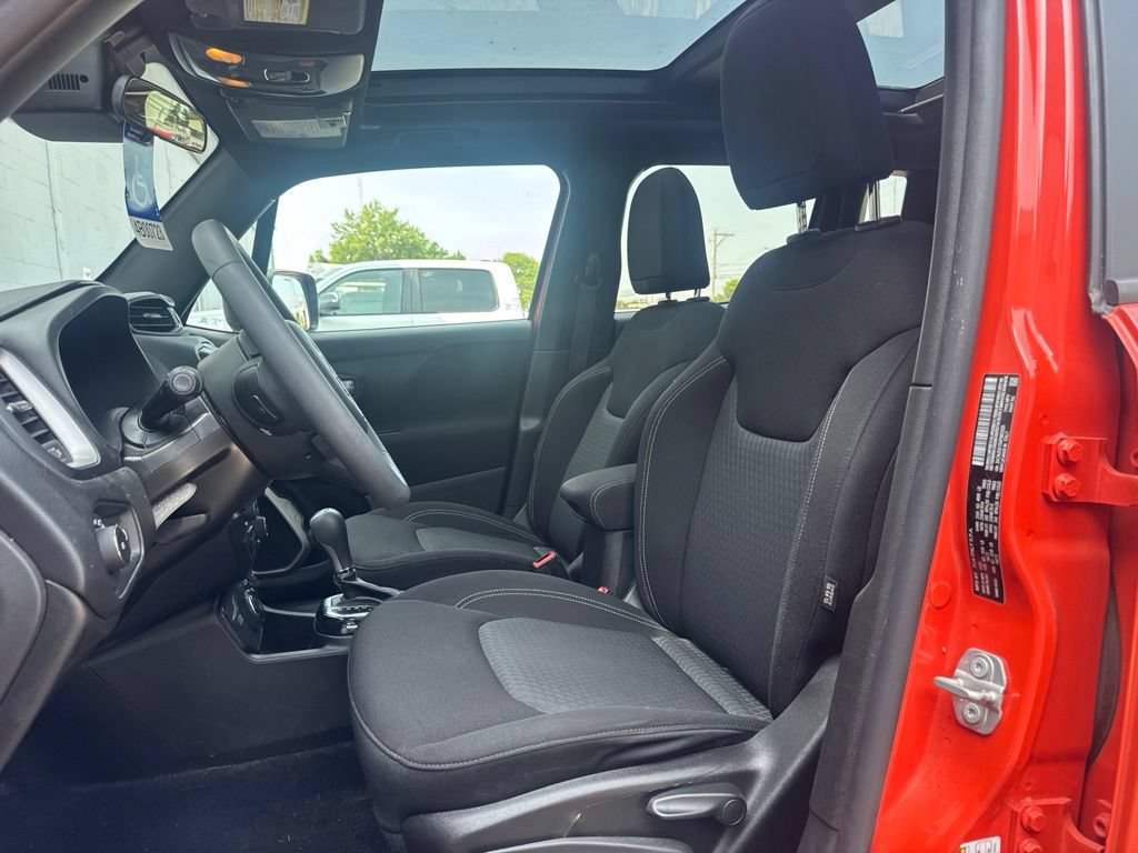 Used 2021 Jeep Renegade Latitude w/ Sun & Sound Group AWD/4WD video 2