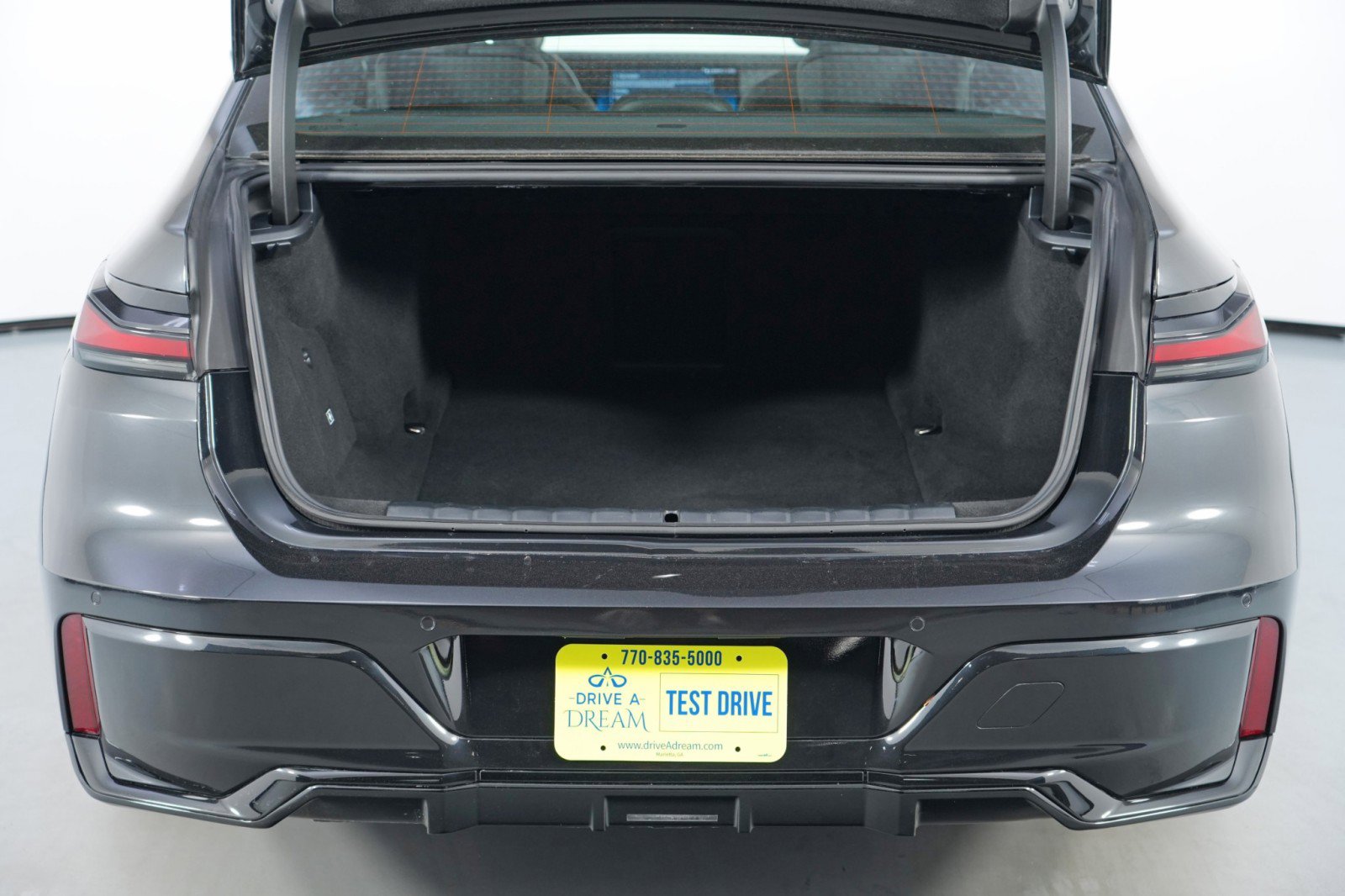 Used 2024 BMW i7 eDrive50 w/ M Sport Package image 10