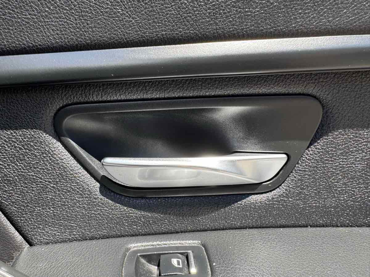 Used 2018 BMW 320i xDrive Sedan AWD/4WD image 39