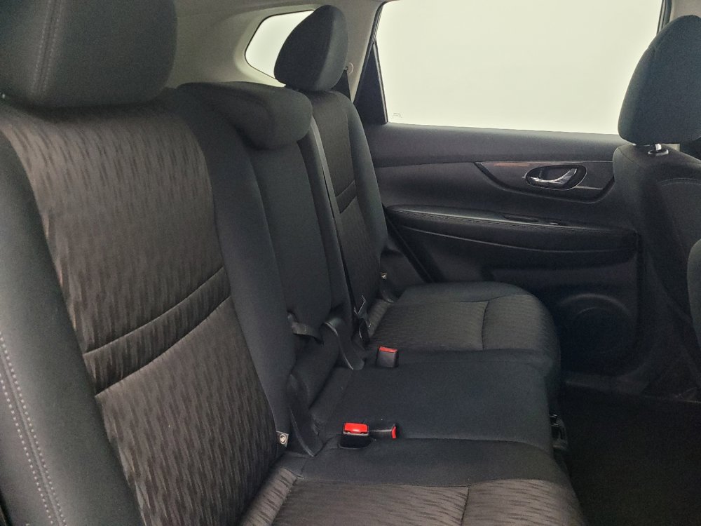 Used 2017 Nissan Rogue SV image 19