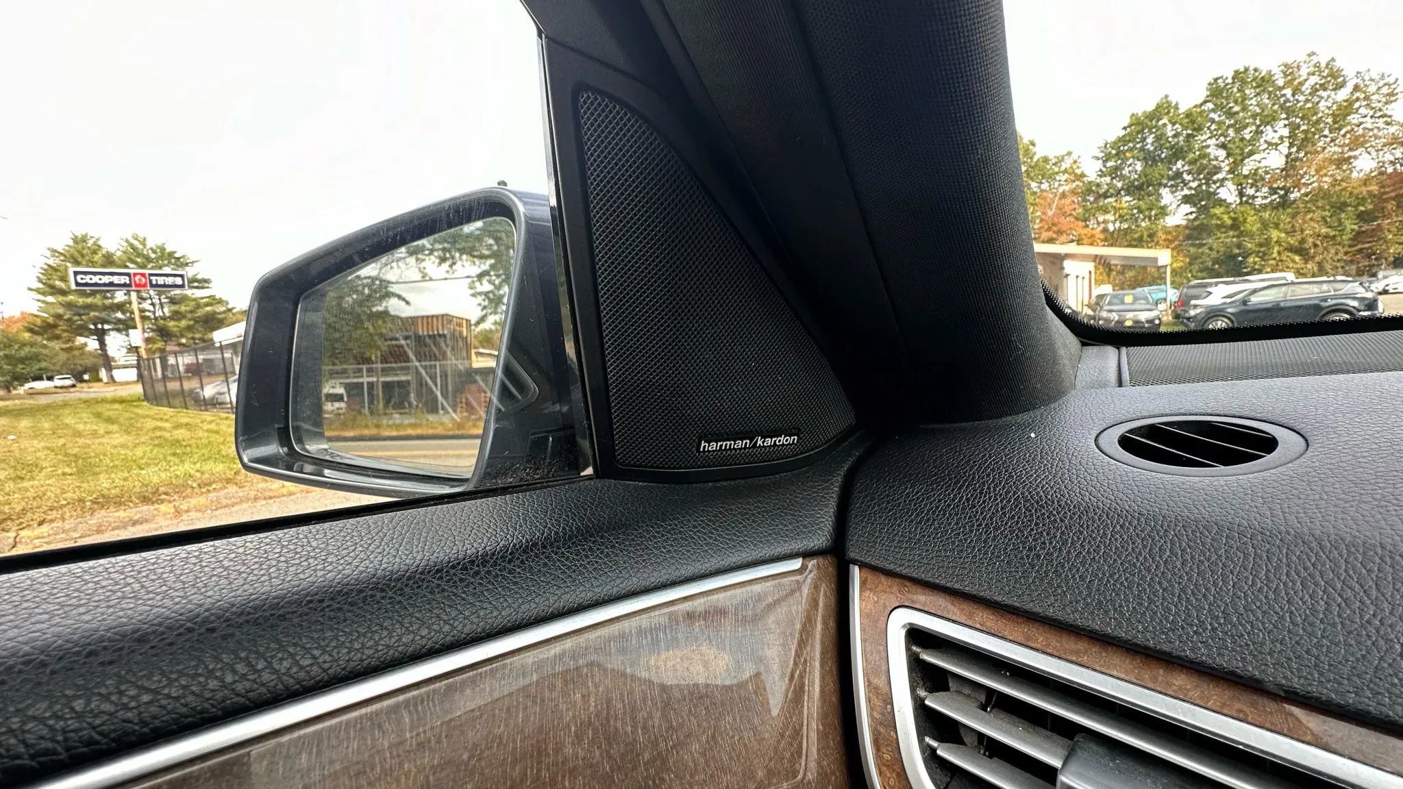 Used 2014 Mercedes-Benz E 350 4MATIC Sedan image 13
