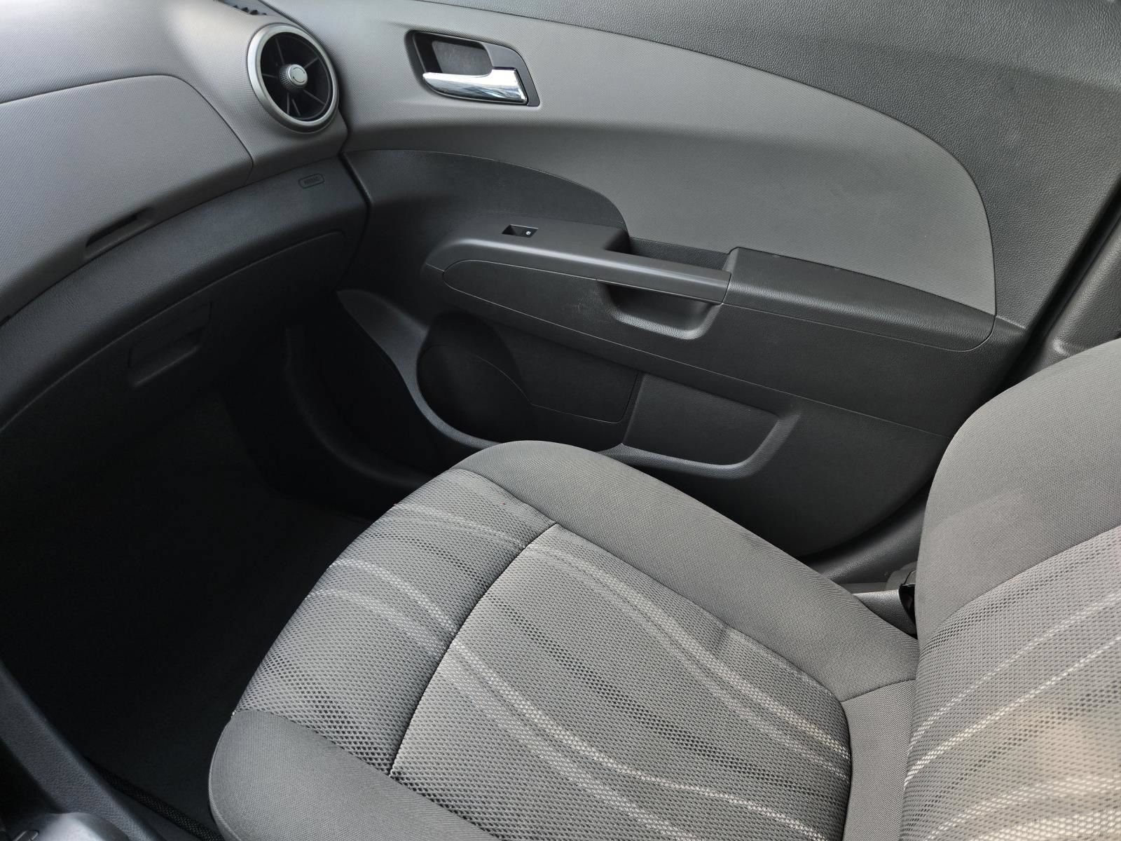 Used 2015 Chevrolet Sonic LT FWD image 27