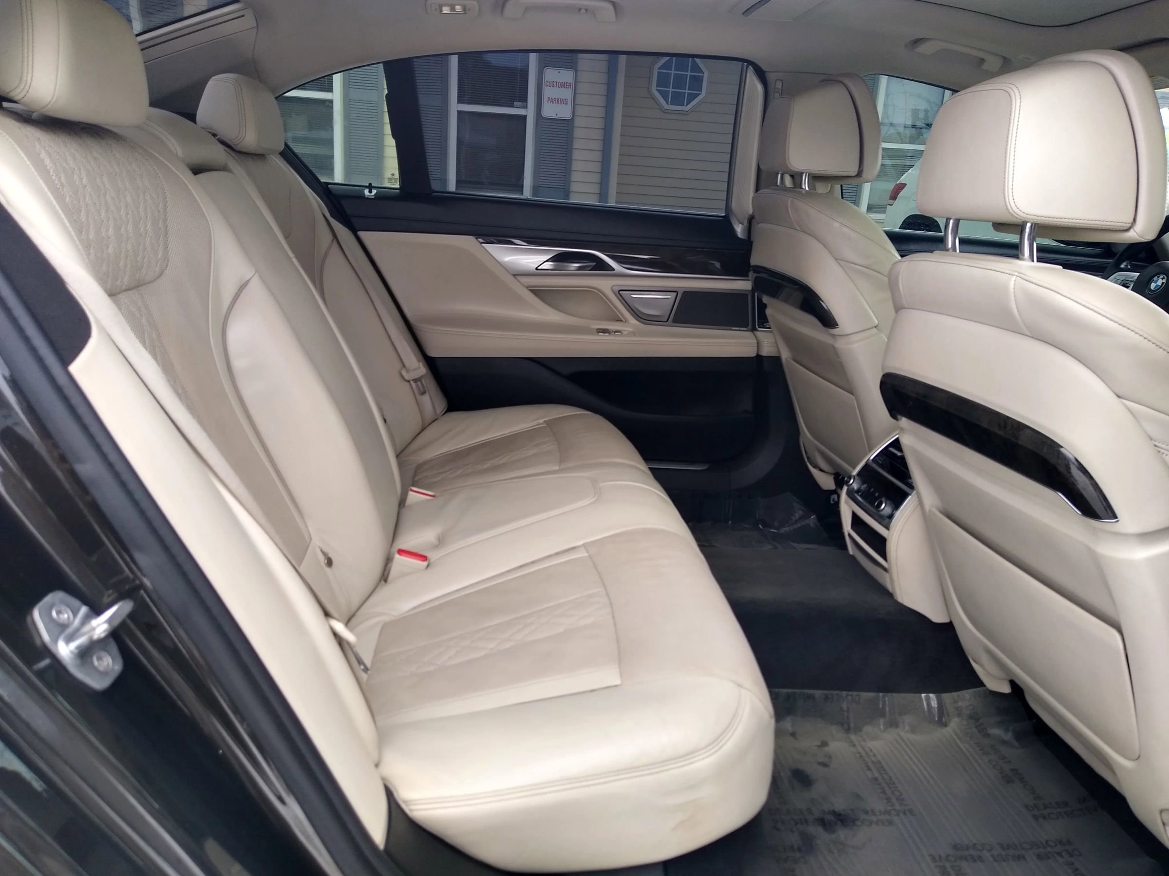 Used 2016 BMW 750i xDrive image 17