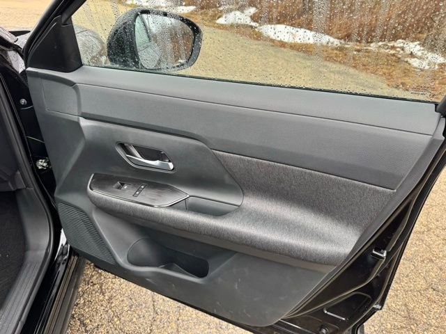 New 2026 Nissan Kicks SV w/ SV Premium Package image 31