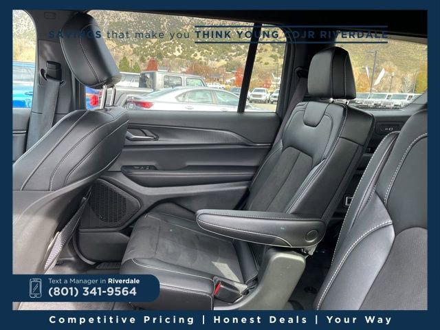 Used 2025 Jeep Grand Cherokee L Altitude image 17