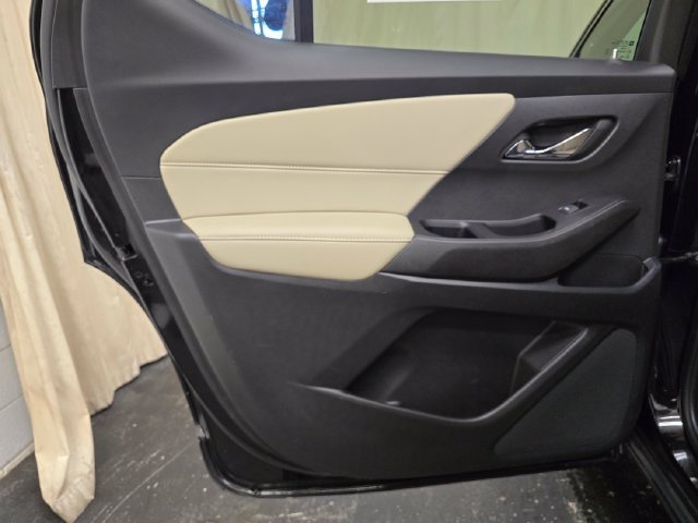 Used 2023 Chevrolet Traverse LT AWD/4WD image 23