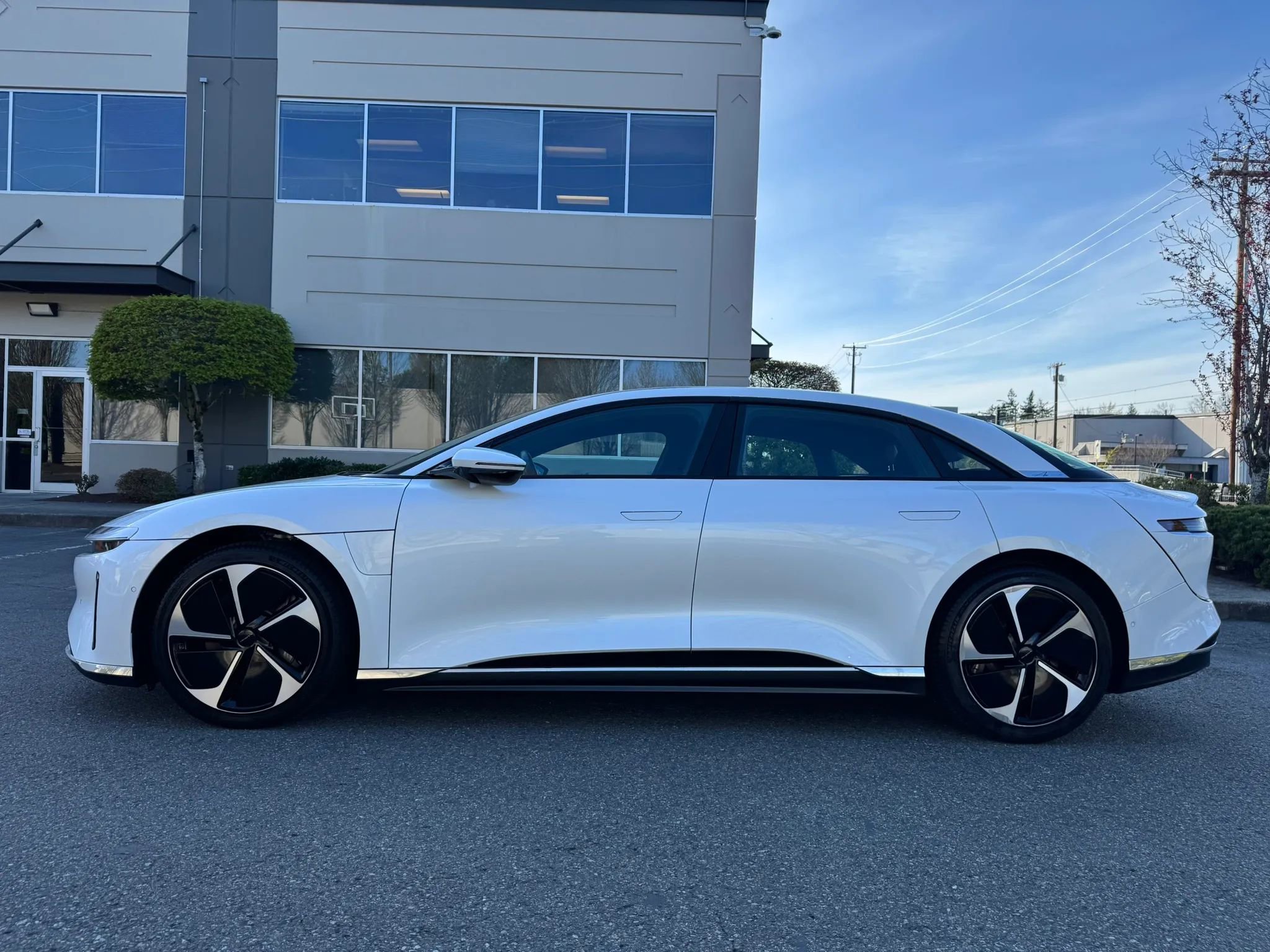 Used 2023 Lucid Air Pure image 6
