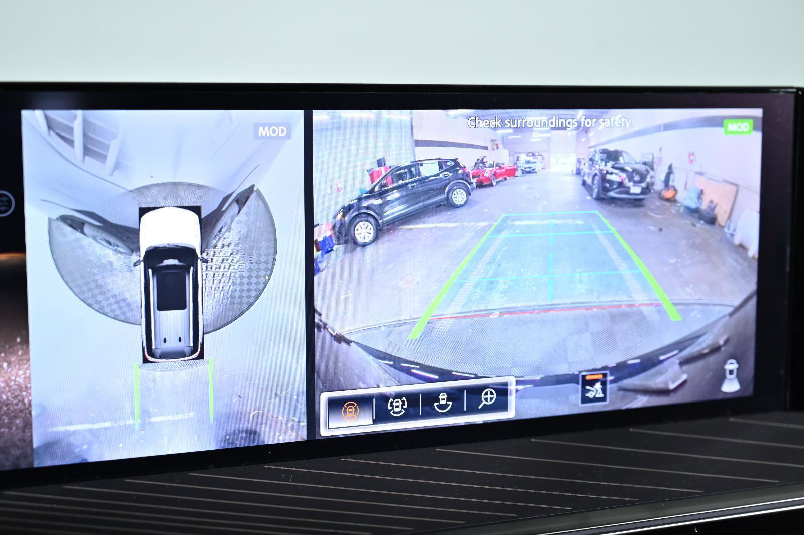 New 2026 INFINITI QX80 Autograph w/ Premium Cargo Package image 16