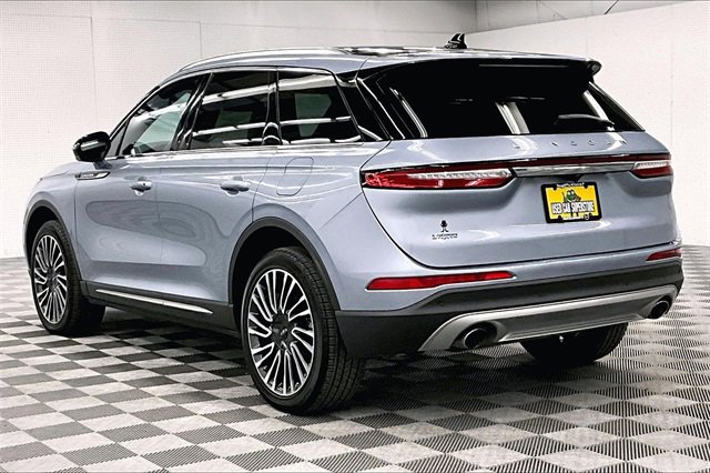 Used 2022 Lincoln Corsair Reserve w/ Luxury Package image 2