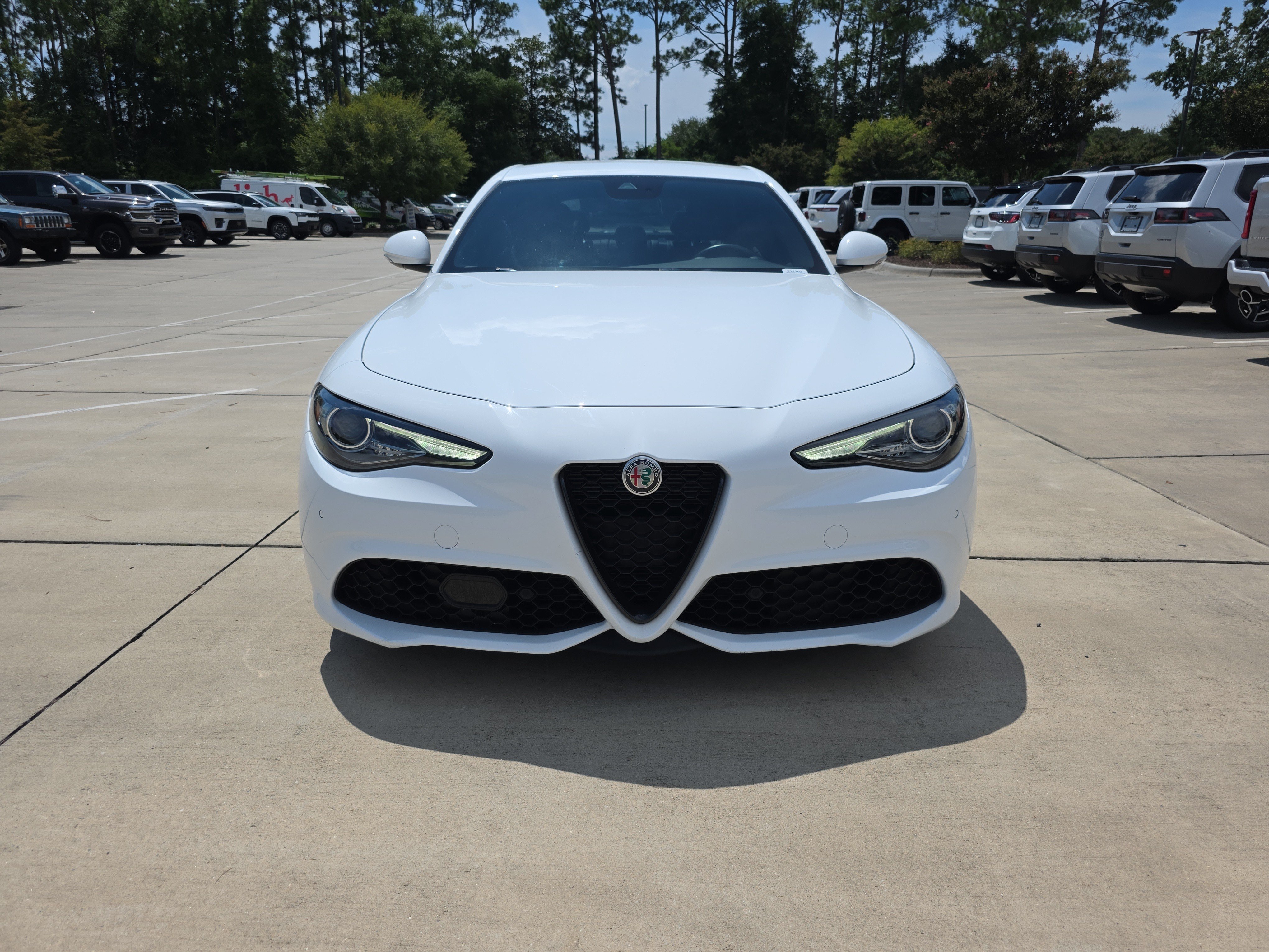 Used 2023 Alfa Romeo Giulia Sprint RWD image 3