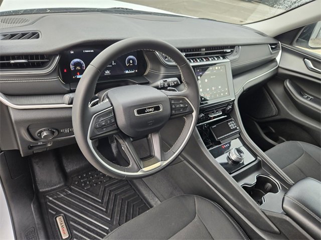 Used 2023 Jeep Grand Cherokee L Laredo image 17