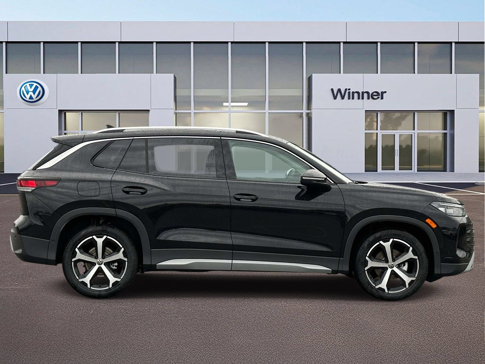 New 2026 Volkswagen Tiguan SE FWD image 6