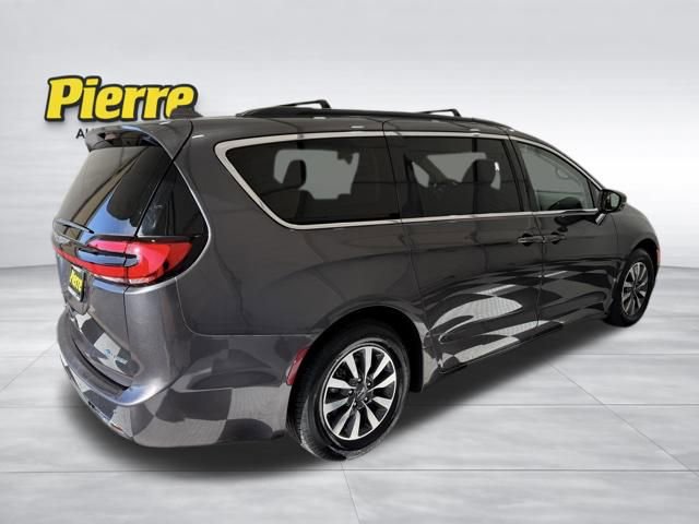 Used 2022 Chrysler Pacifica Touring-L image 20