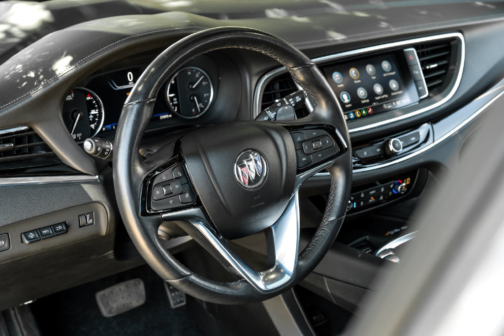 Used 2024 Buick Enclave Avenir w/ Avenir Technology Package FWD image 4