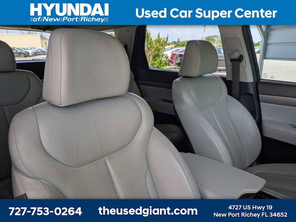 Used 2022 Hyundai Palisade SEL w/ Premium Package FWD image 6