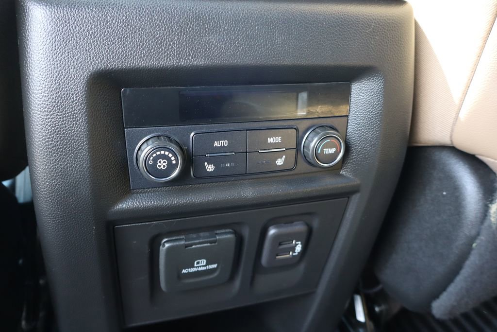 Used 2022 Chevrolet Traverse Premier AWD/4WD image 24