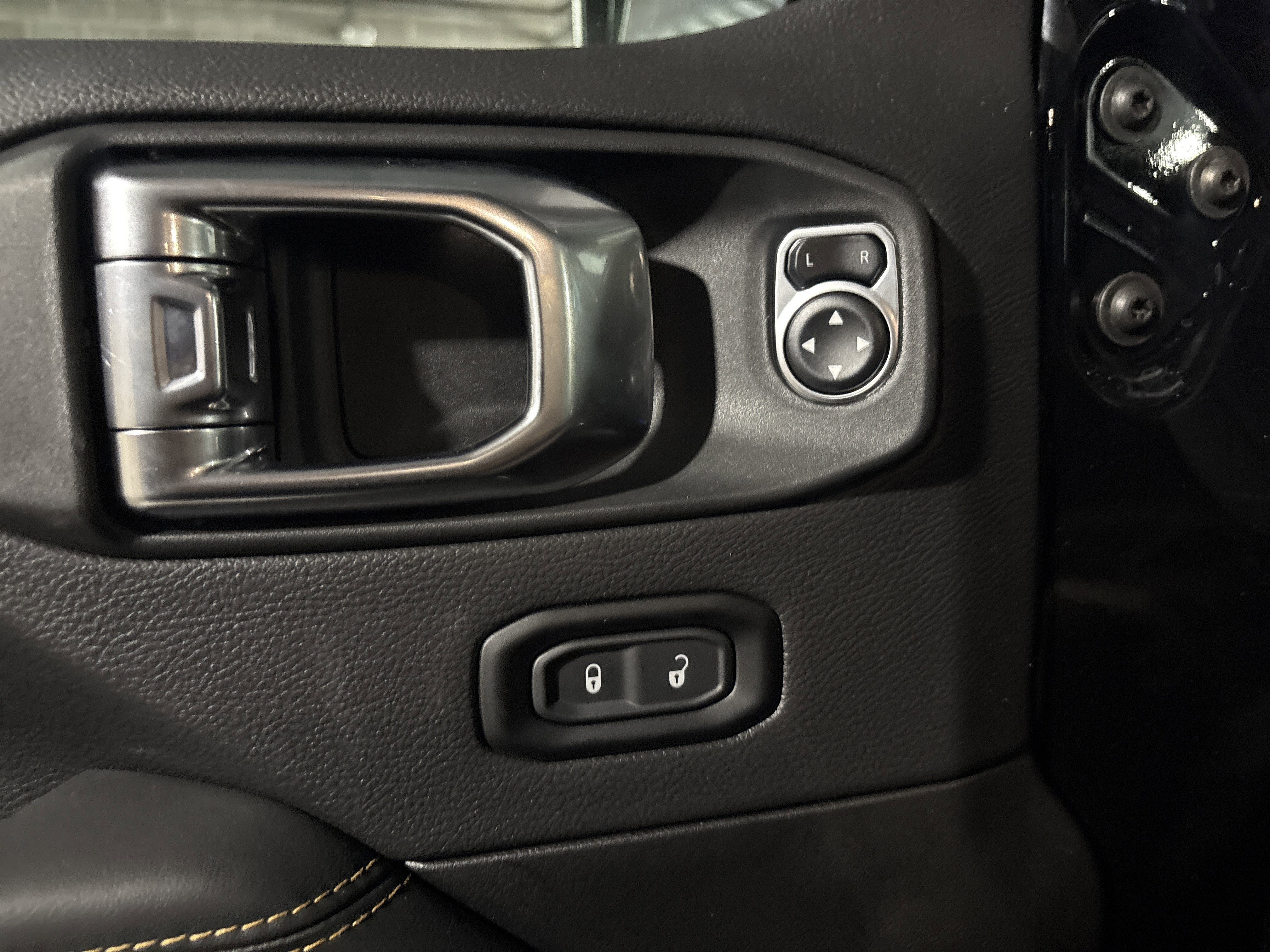 Certified 2025 Jeep Wrangler Sahara image 8