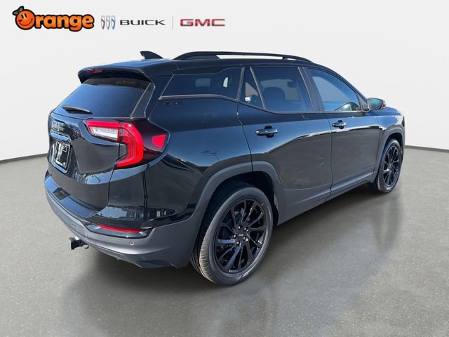 Used 2023 GMC Terrain SLE w/ Driver Convenience Package image 3
